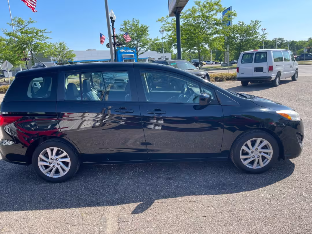 2011 Mazda MAZDA5 - JM1CW2BLXC0106278 - Image #3